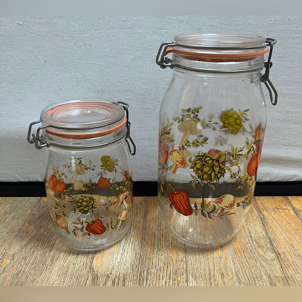 Set of 2 Vintage Arc Spice of Life Glass Canister Jar Mushroom Tomato Harvest